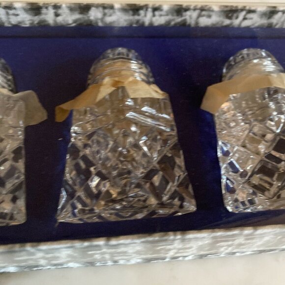 Set Of 4 Cut Crystal Salt & Pepper Shakers In Gift Box - Picture 3 of 4